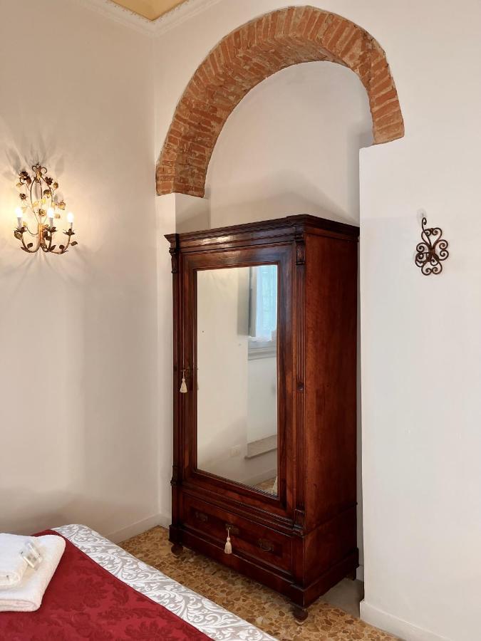 Guest house In The Center Of *