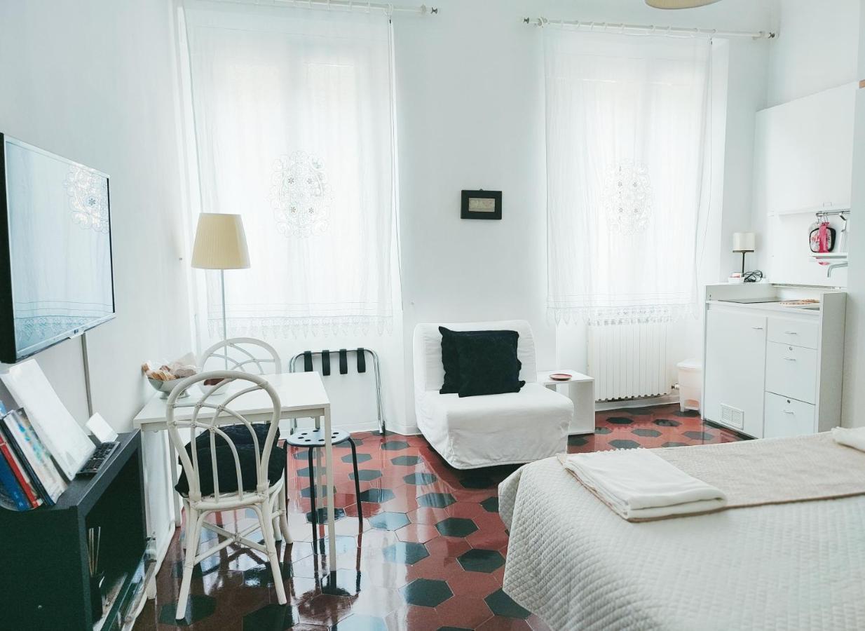 Lucretia House Florence