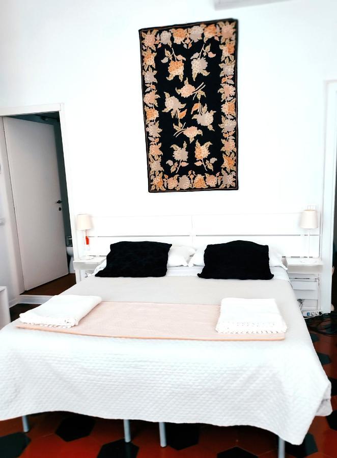 Lucretia House Florence