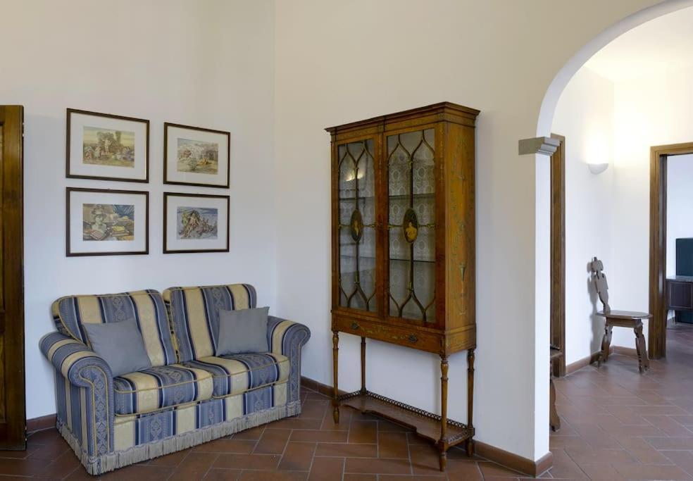 D/t Elegant & Spacious Flat 2' Walk Train Station Appartement
