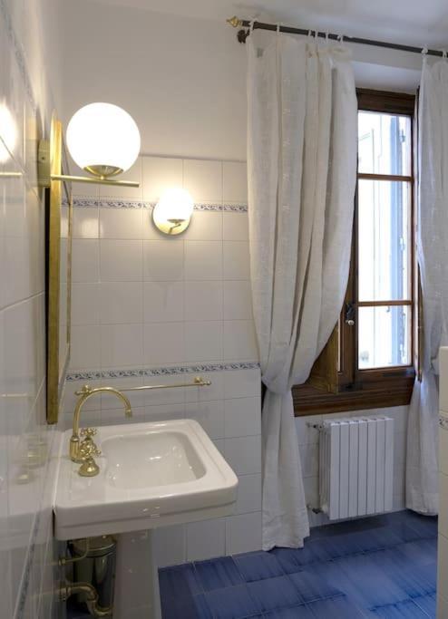 Appartement D/t Elegant & Spacious Flat 2' Walk Train Station *
