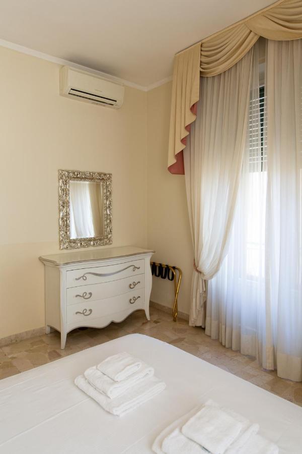 Classic 1br Outside Ztl & 10 Min From Center Lejlighed *