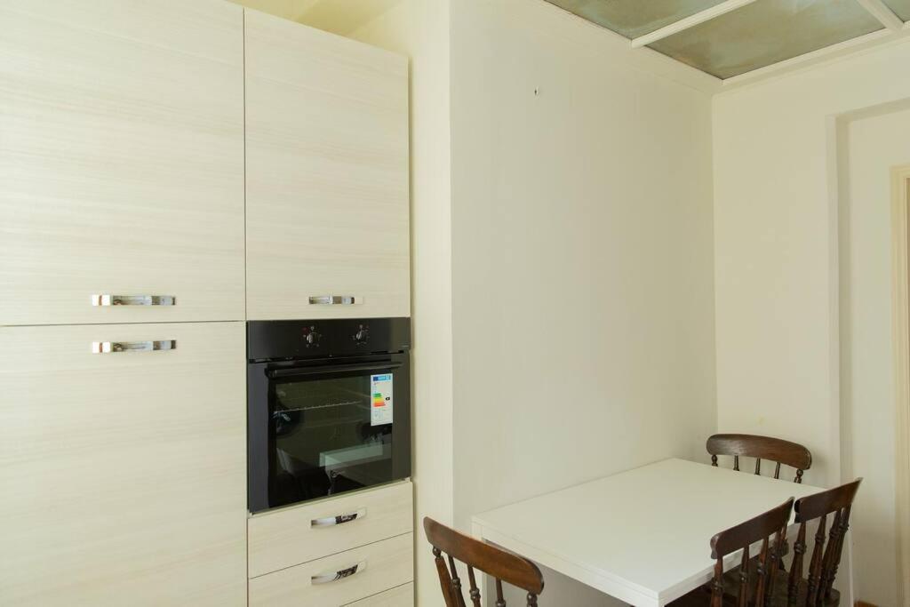 Apartment Charming Studio With Kitchen *