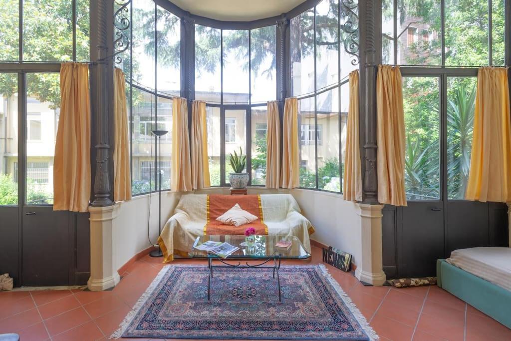 Liberty Veranda W/ Pvt Parking & Garden. Tram Stop Appartement *