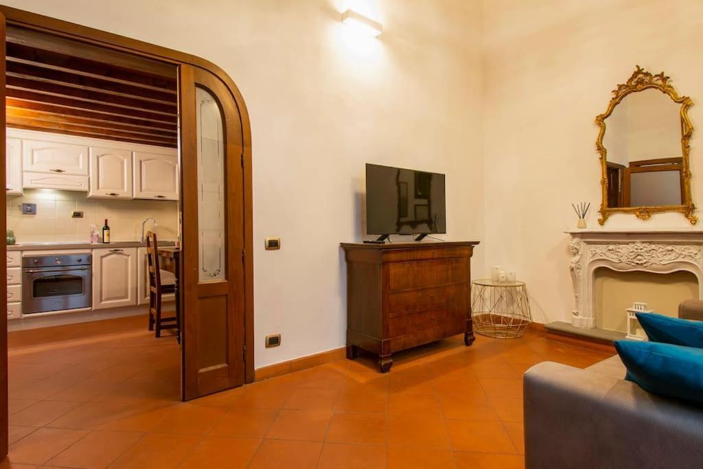 Demedici Apt W/ 2br 1' Walk Uffizi & Ponte Vecchio Florença