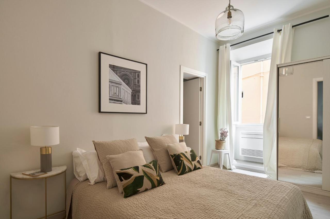 3 Master Bedrooms With Balcony On The River With Views Appartamento *