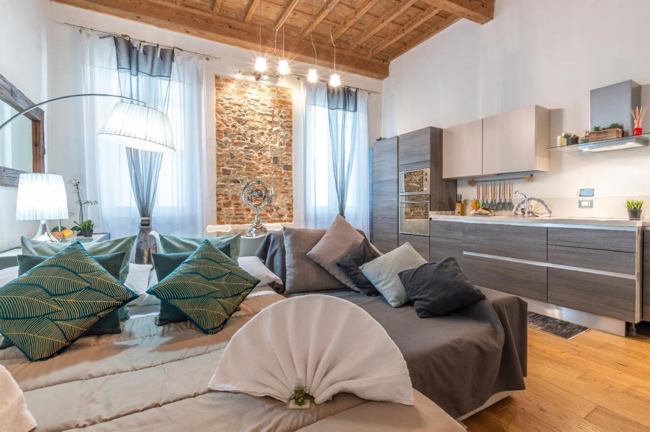 Appartement E Quindi Uscimmo A Riveder Le Stelle *