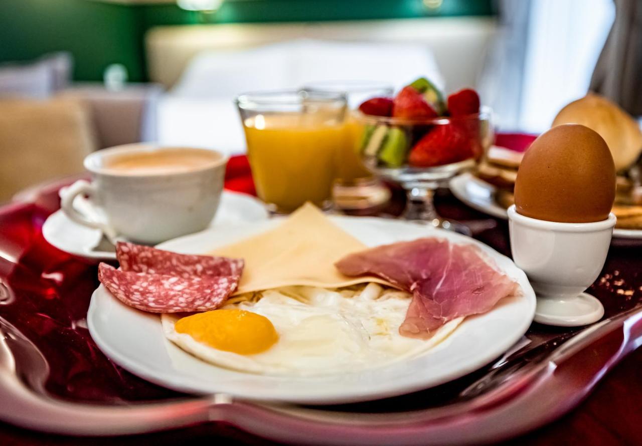 Acomodação com café da manhã  Cerretani Palace 3*