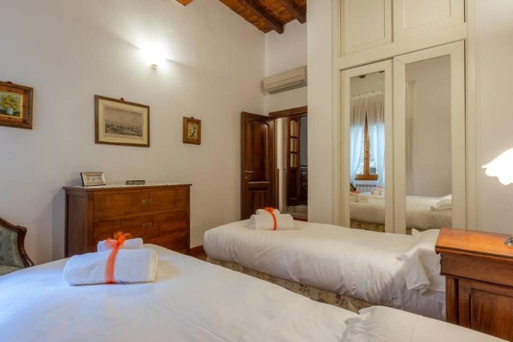 Elegant Ramaglianti Flat -santo Spirito District Appartement Florence