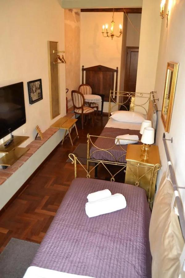 Black Sheep Bed & Breakfast *