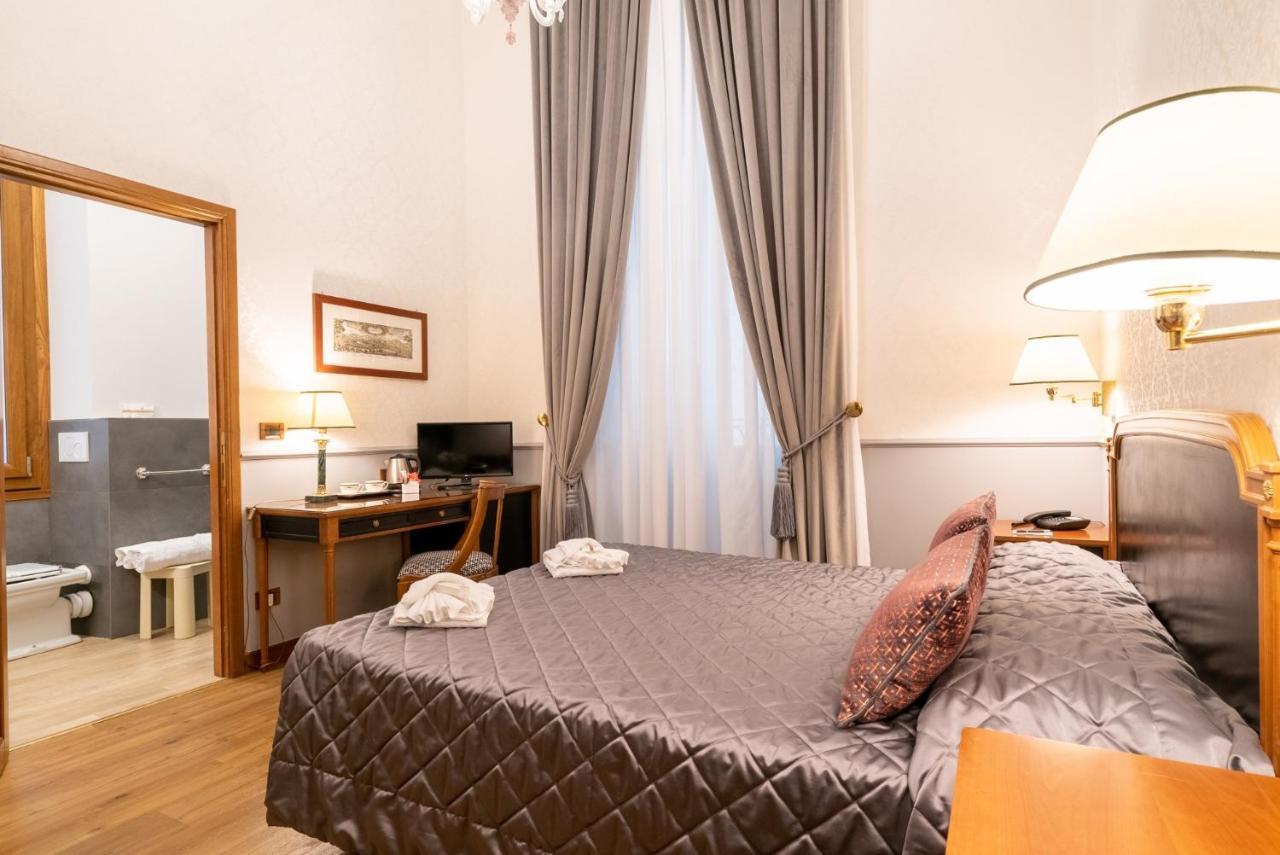 Strozzi Palace Hotel 4*