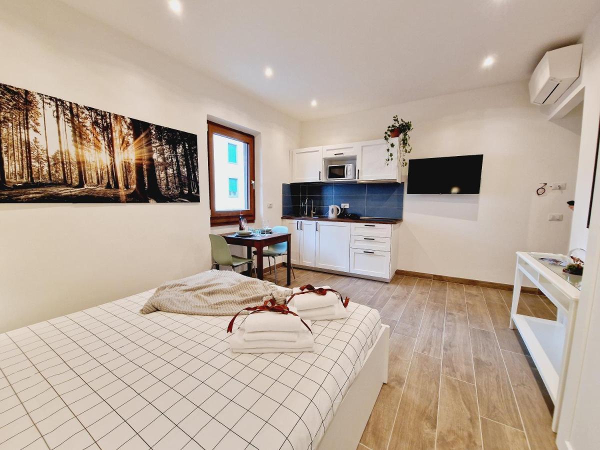 Messer Dario In Apartment Florence