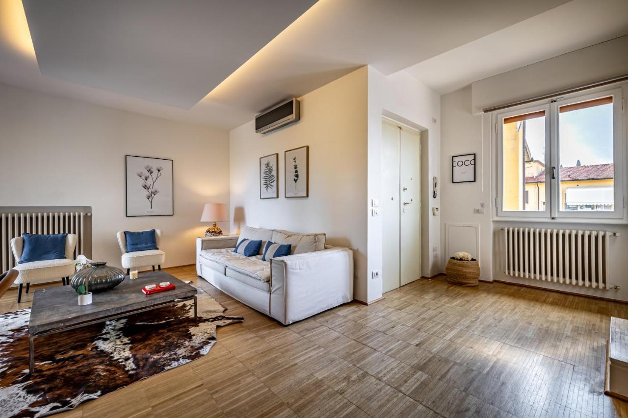 Yid Penthouse On River With Parking Appartement Florence