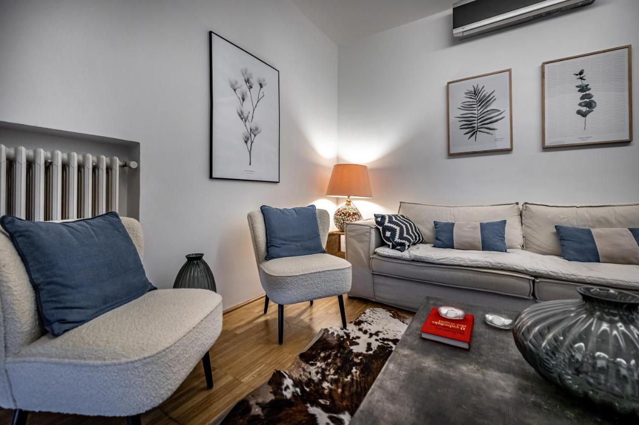 Yid Penthouse On River With Parking Appartement Florence
