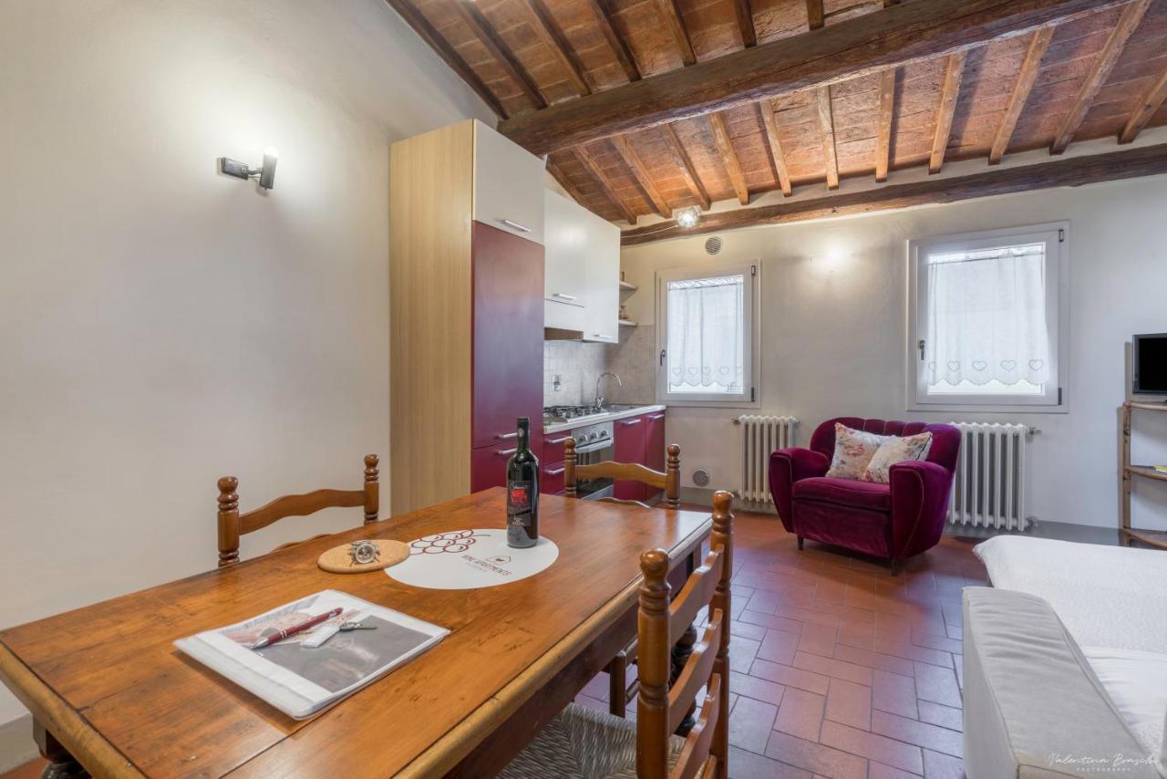 Wine Lambrusco Apartment