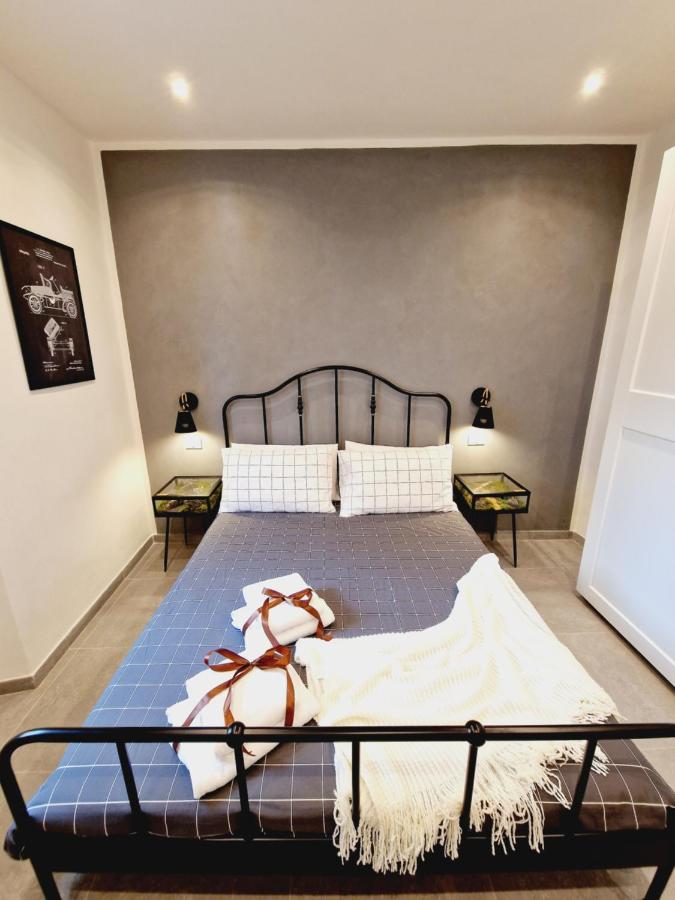 Monna Dina In Apartment *