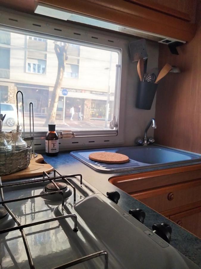 Acampamento In The Camper *