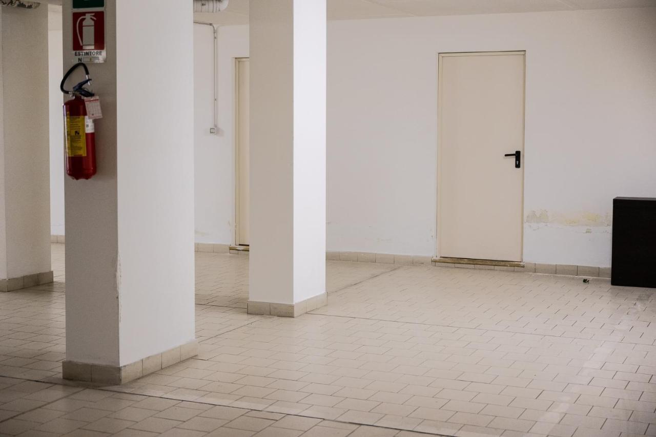 Elegant Location In - 2 Free Parking! Lejlighed *