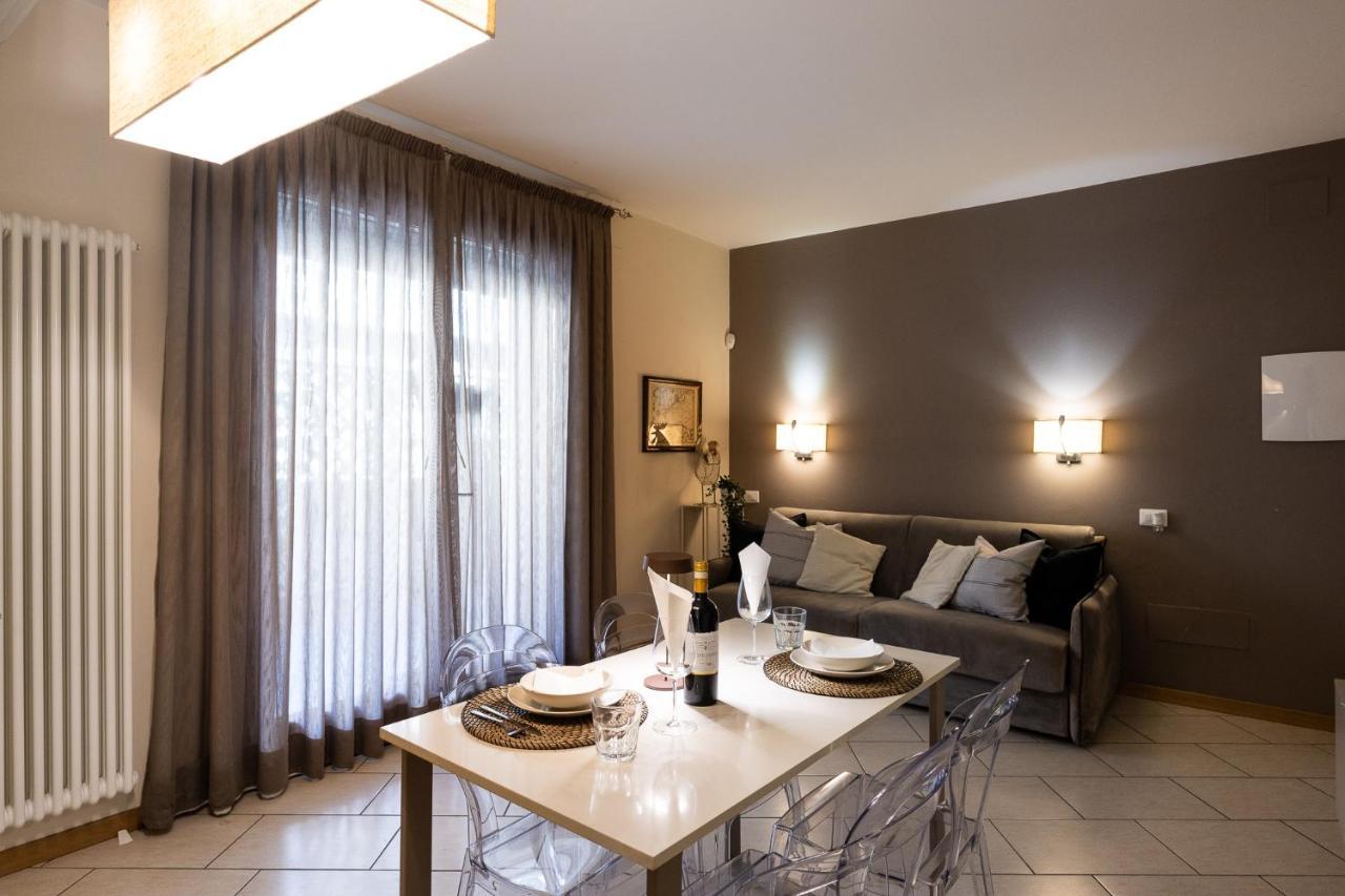 Elegant Location In - 2 Free Parking!