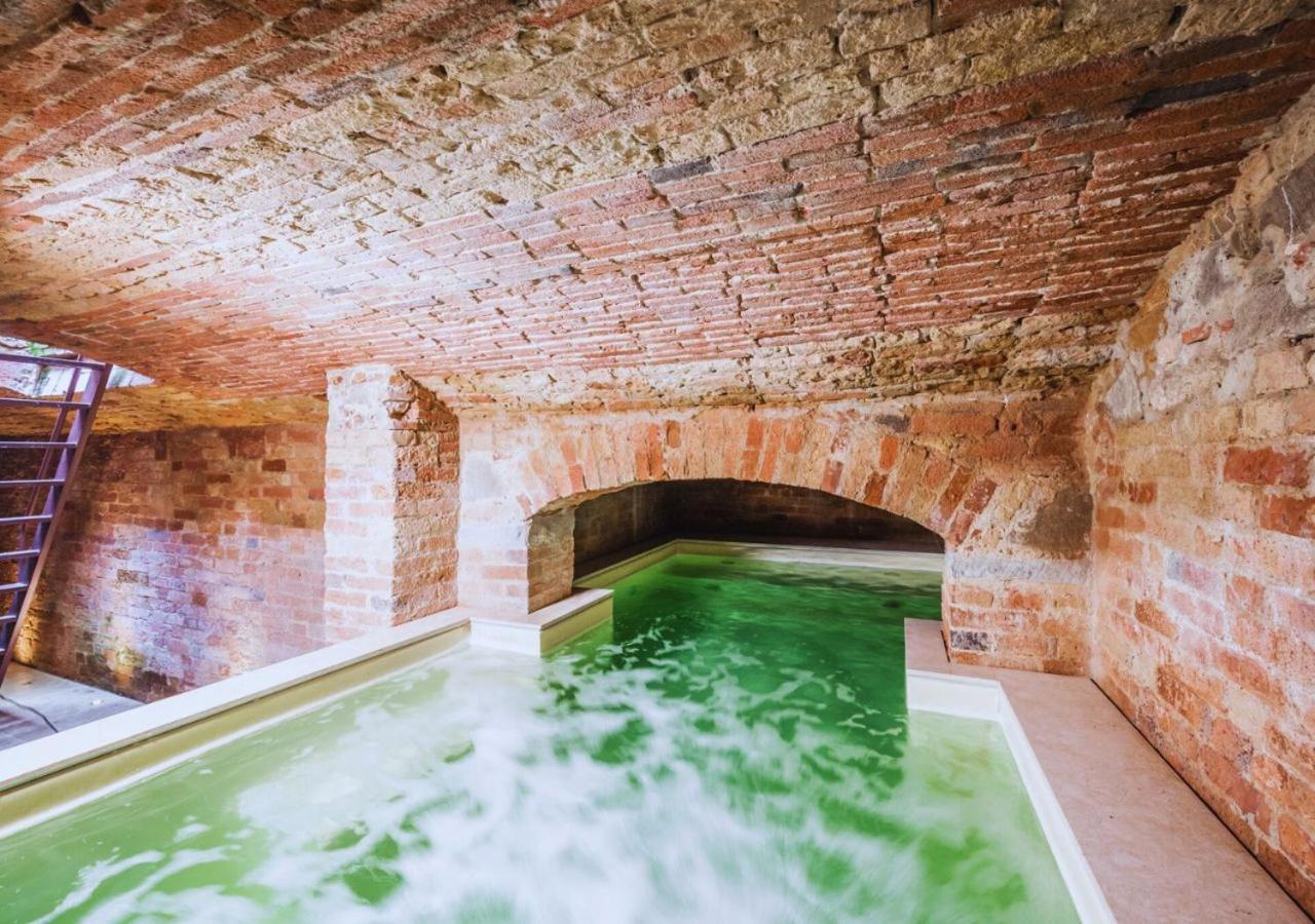 Con Piscina Riscaldata Vicina Al Centro Pousada