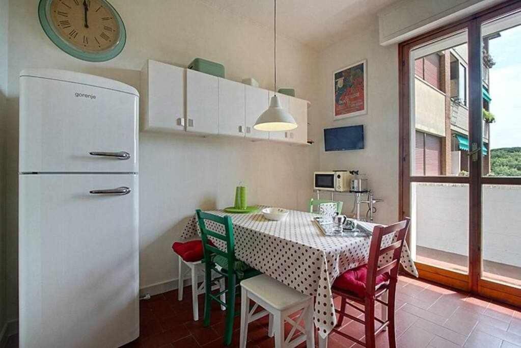 Frati Bigi With Two Bedrooms And Parking Appartement *