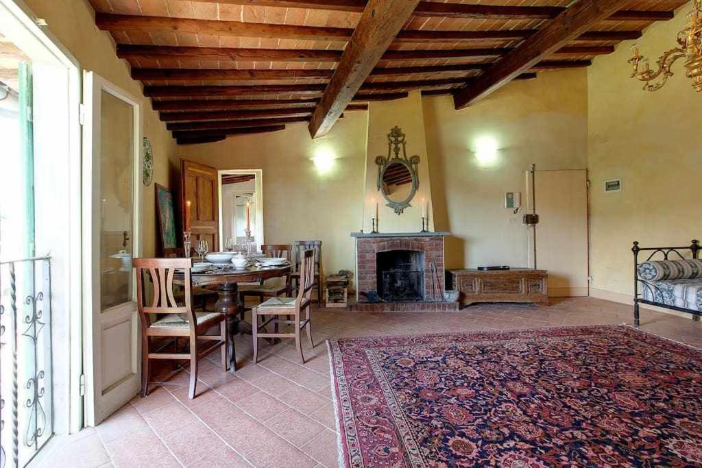 Elegante In Collina