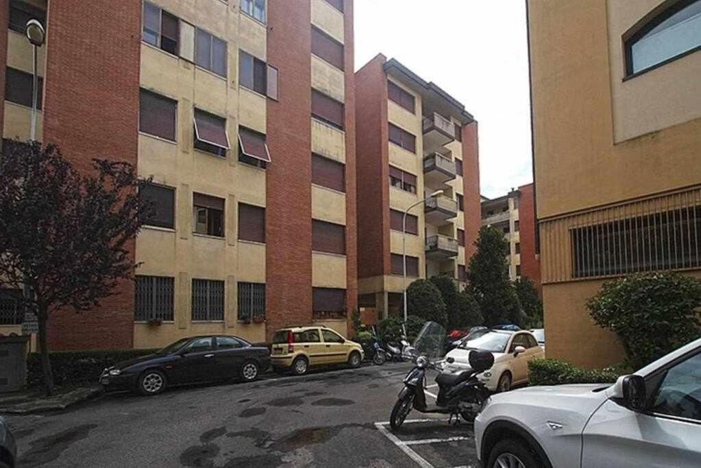 Frati Bigi With Two Bedrooms And Parking Appartement
