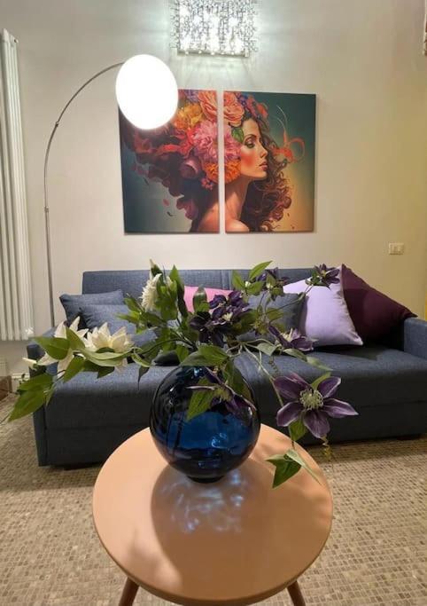 Donna Di Fiori Firenze