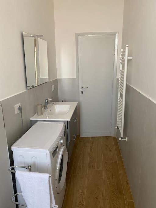 Lia's Home_ New Flat 2 Bedrooms W/balcony * Florence