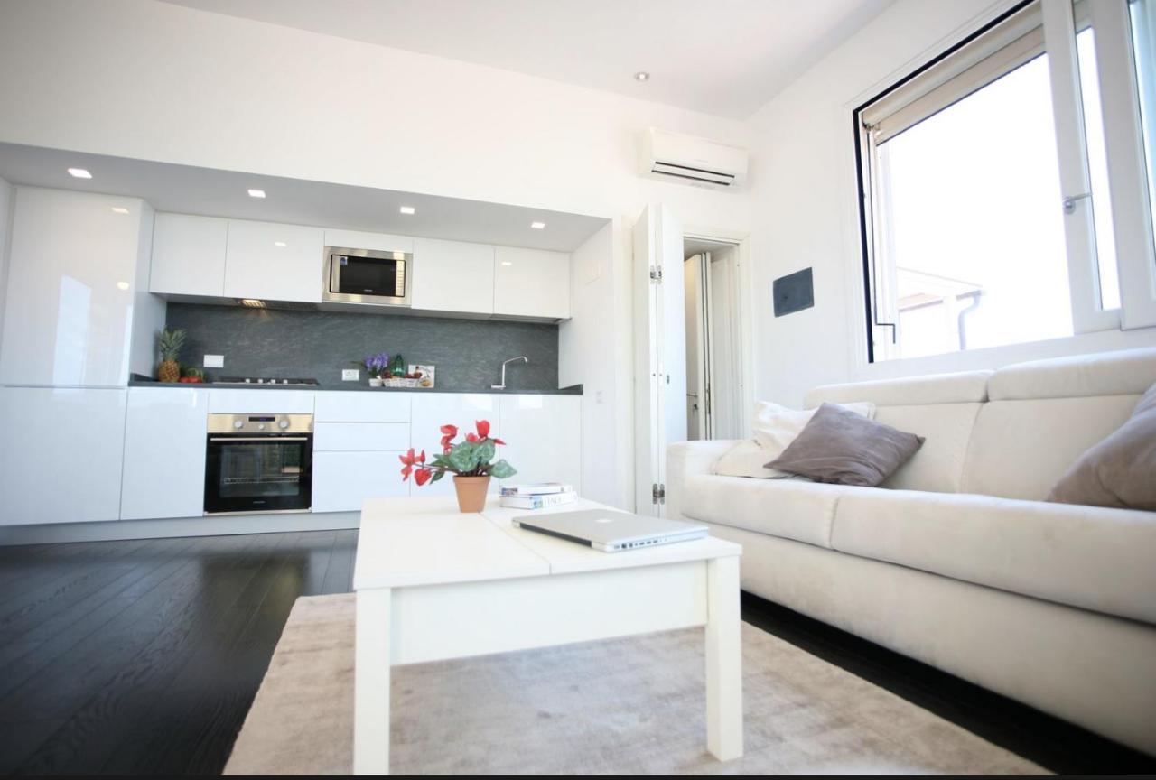 Apartment Rilassante Superattico Con Viste Sulle Coline E Jacuzzi - Perfetta Fuga Romantica *