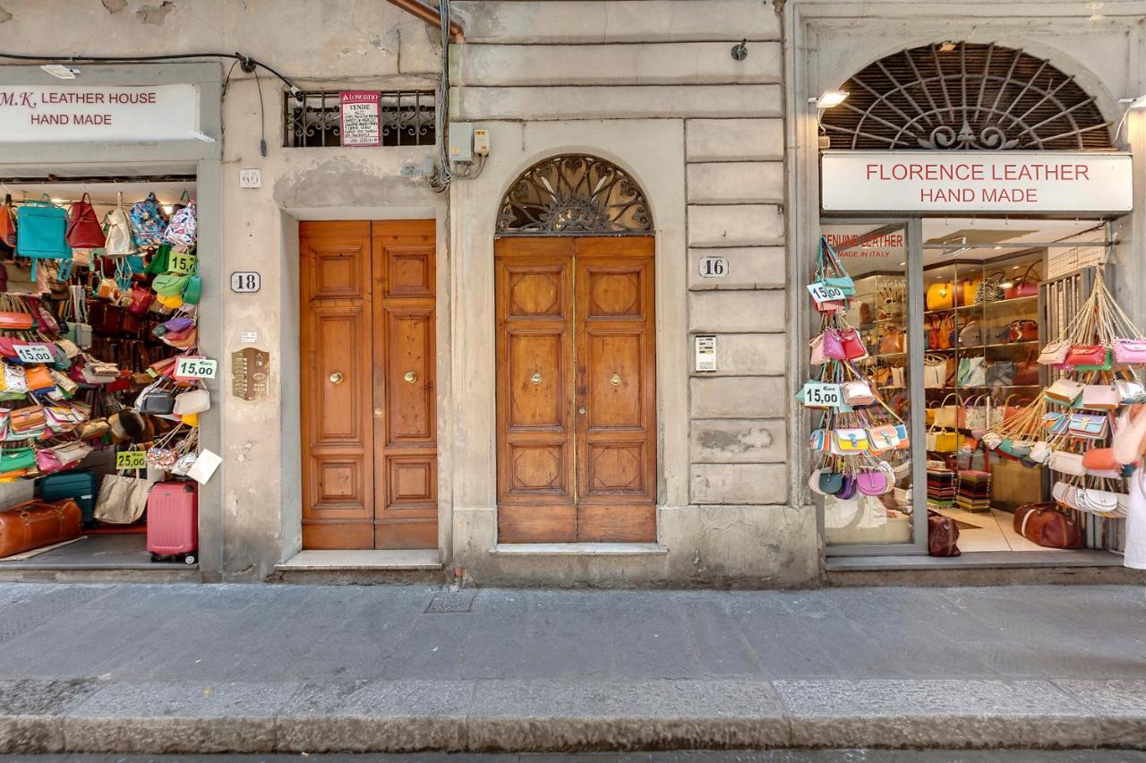 Magico Risveglio Agli Uffizi * Florença