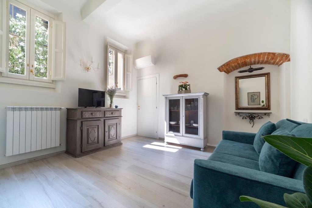 Casa Lorenzo With A Quiet Tiny Patio Appartamento