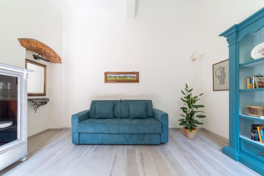 Casa Lorenzo With A Quiet Tiny Patio