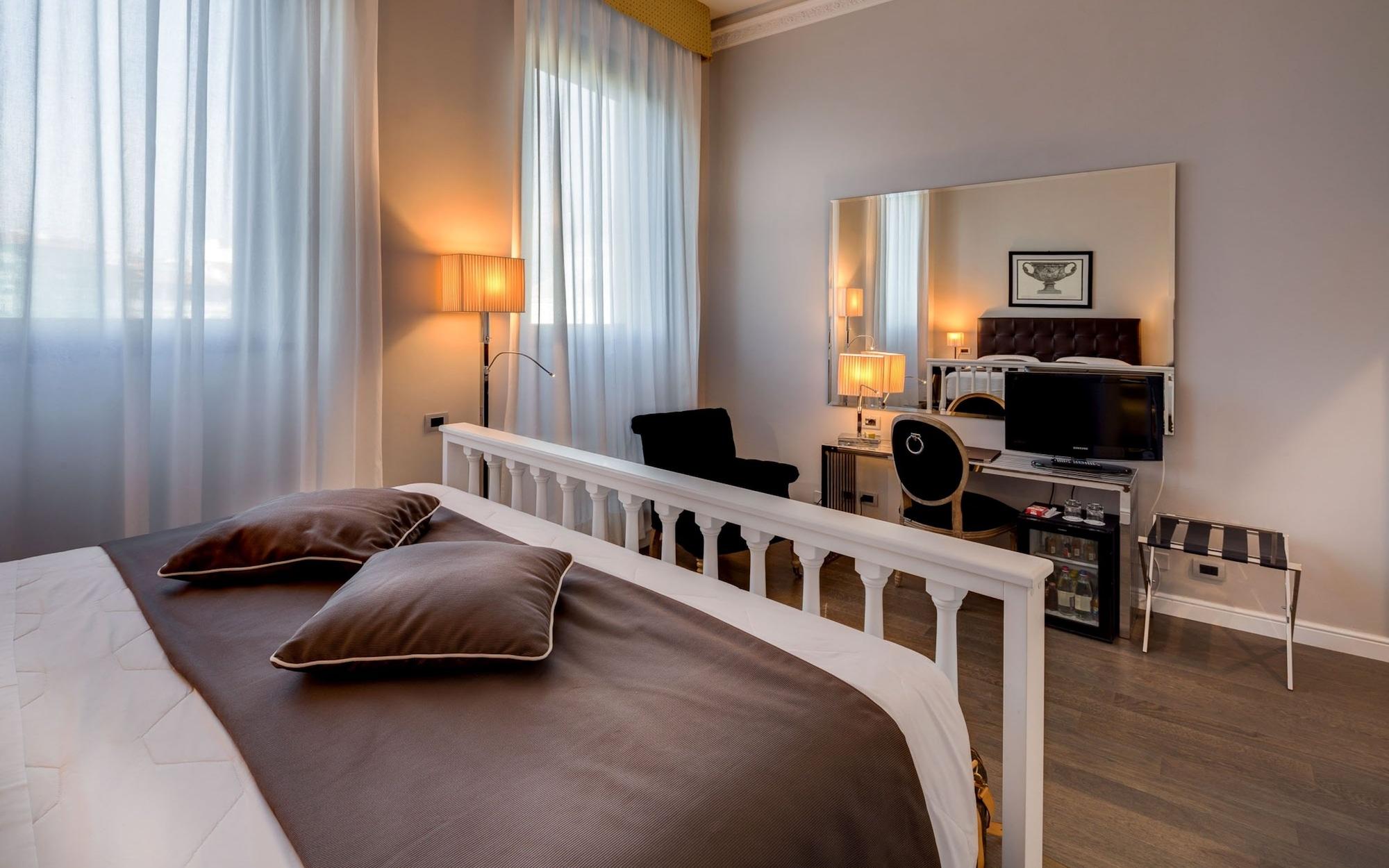 Hotel Roma Florence