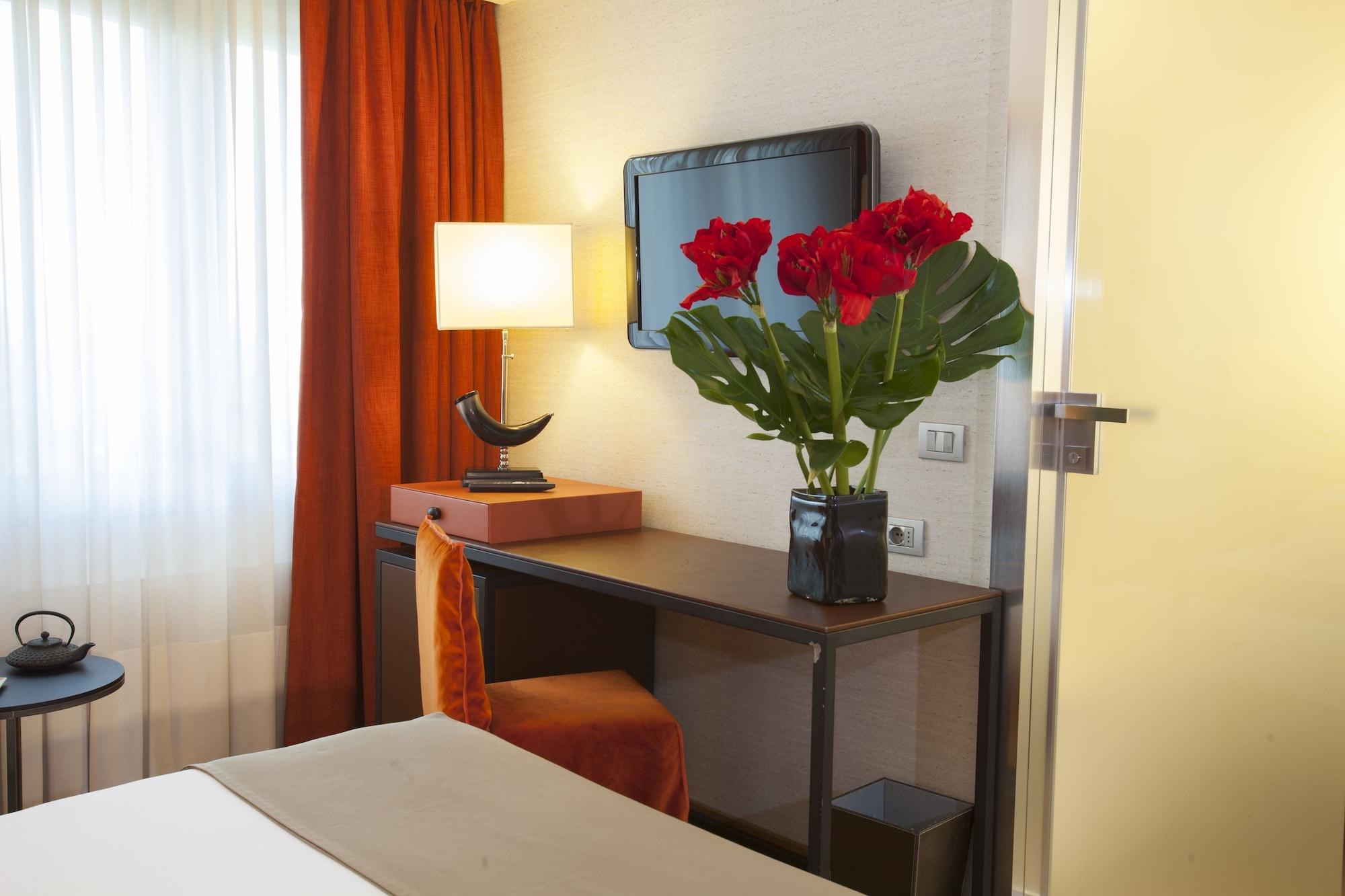 Starhotels Michelangelo Hotel 4*