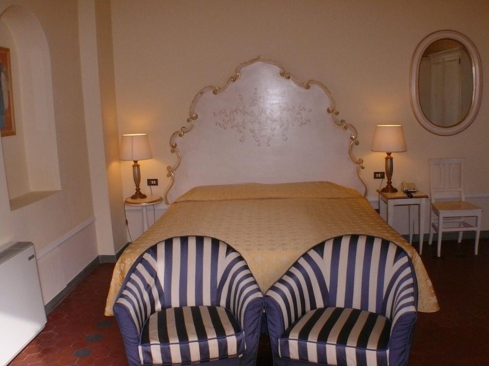 Michelangiolo Aparthotel 3*