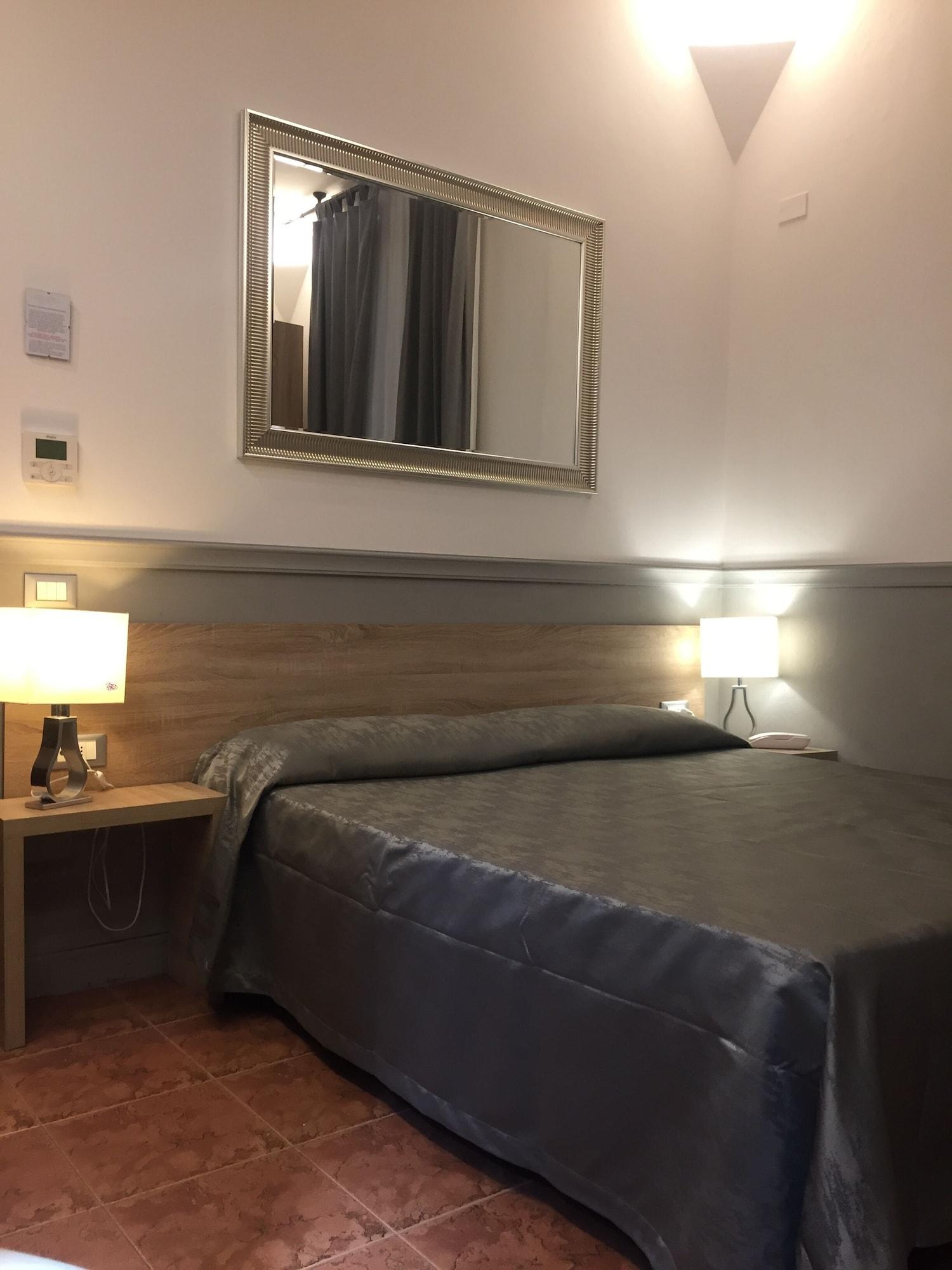 Hotell Alinari 3*