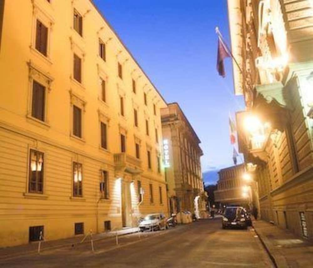 Beatrice 3* Florence