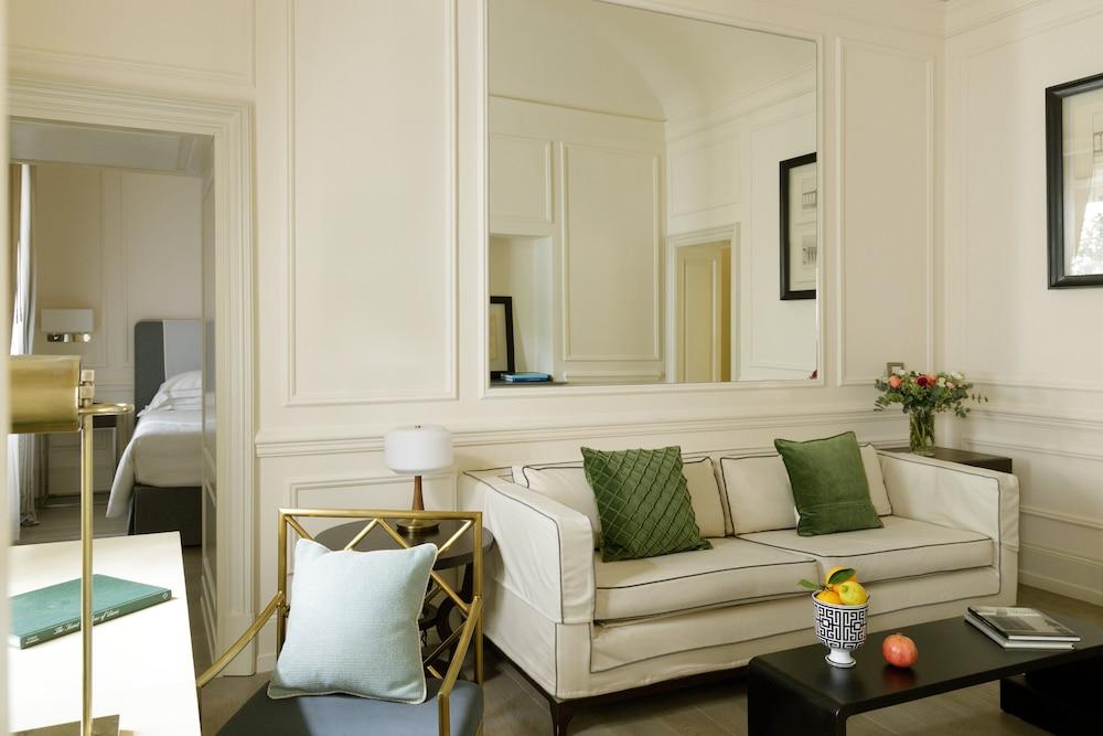 The Place Hotel 5*
