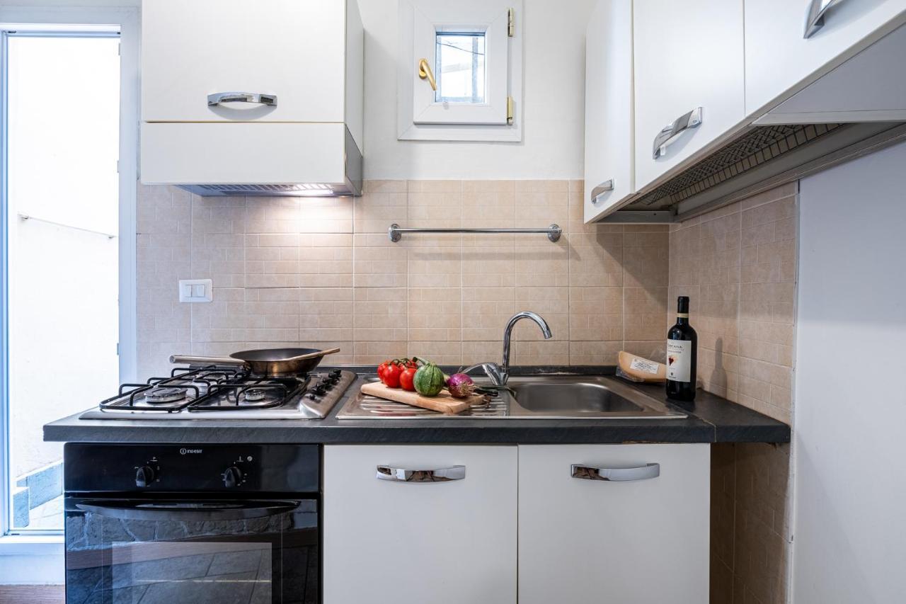 Student's Apartment-simple&basic In The Center Of Apartamento