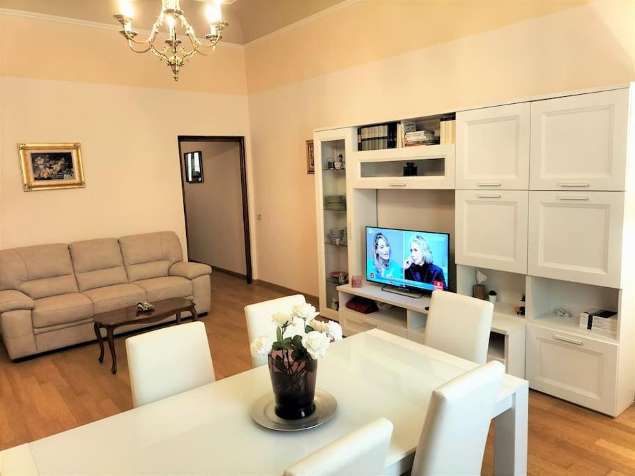 Ghibellina Elegant With 4 Bedrooms Apartment *