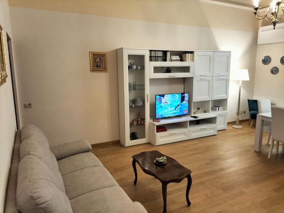 Ghibellina Elegant With 4 Bedrooms Florence