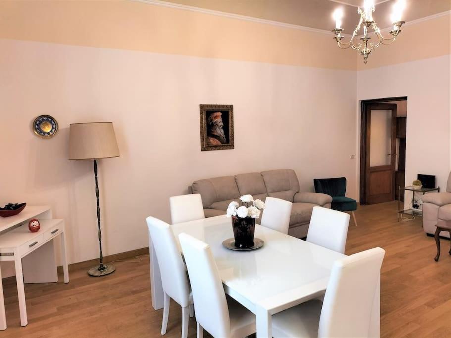 Ghibellina Elegant With 4 Bedrooms Apartment Florence