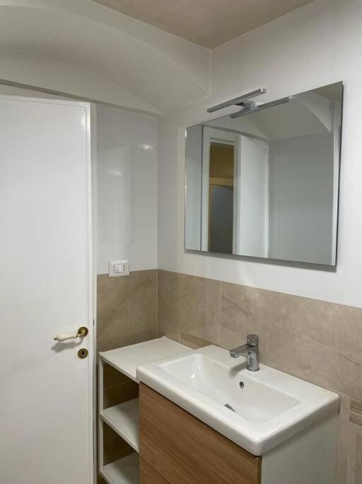 Appartement Bellaflo: Small In The Center Of