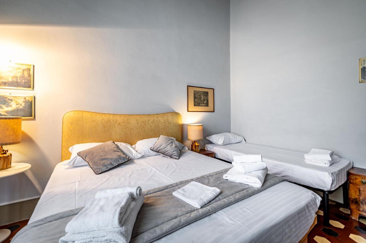 Roommo D'azeglio * Firenze