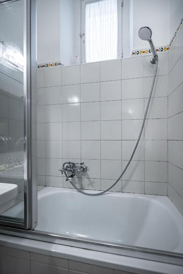 Roommo D'azeglio * Firenze