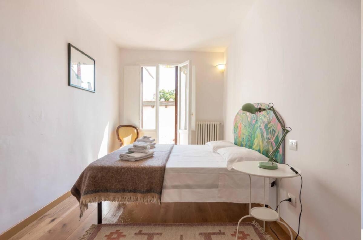 Airy One Bedroom With Terrace Near Palazzo Pitti Appartement Florence