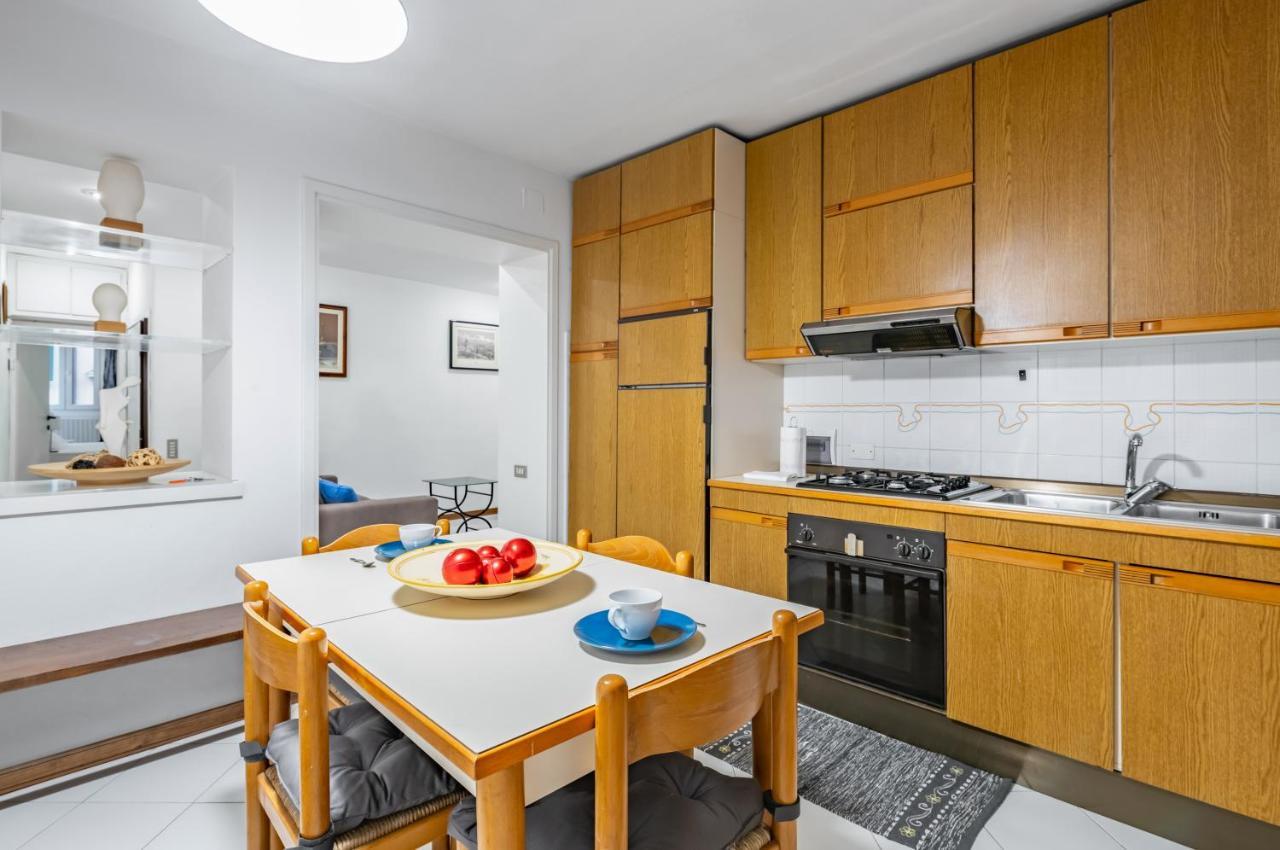 Appartement Sant'ambrogio Apt: Your Hideaway