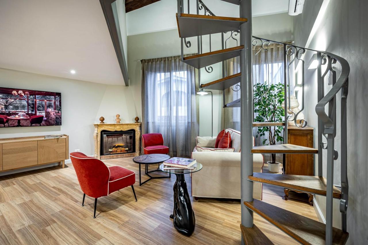 Yid Penthouse In Santa Croce Apartment