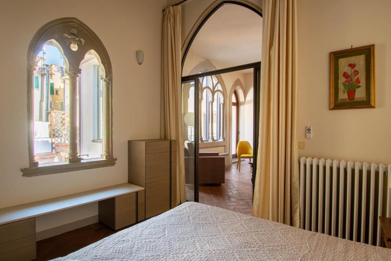 Unique With Private Terrace And Gothic Details Appartamento *